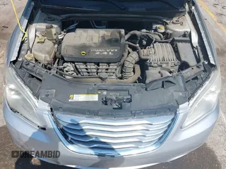 2011 Chrysler 200 Touring with VIN 1C3BC1FB3BN501103, listed as a IAAI auction lot 42073068 with 113,478 mi miles. Bid and sale history available at carsss.com. Image 10.
