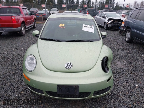 2006 Volkswagen New Beetle Coupe with VIN 3VWRW31C06M402944, listed as a IAAI auction lot 41858922 with 97,518 mi miles. Bid and sale history available at carsss.com. Image 12.