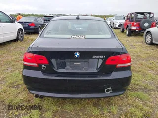 2007 BMW 3 Series 328i с VIN WBAWB33577PV70380, выставлен на аукционе IAAI как лот 40485547 с пробегом Не указан миль и . История ставок и продаж доступна на DreamBid. Изображение 15.