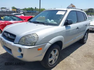2008 Hyundai Tucson GLS with VIN KM8JM12B98U919525, listed as a IAAI auction lot 42180675 with 0 mi miles. Bid and sale history available at carsss.com. Image 2.