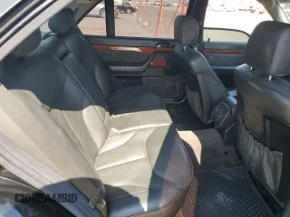 1999 Mercedes-Benz S 320/430/500 z VIN WDBGA33G7XA422291, wystawiony jako Copart lot #60374865 z przebiegiem 111 792 mil mil oraz Czysty tytuł • Clean title. Historia ofert i sprzedaży dostępna na DreamBid. Obrazek 10.