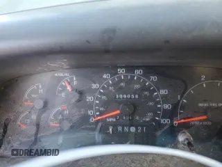 2001 Ford Super Duty F-250 XL with VIN 1FTNX21FX1EC78117, listed as a Copart auction lot 84165814 with 309,058 mi miles and Salvage Title. Bid and sale history available at carsss.com. Image 9.