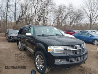2008 Lincoln Navigator with VIN 5LMFL28508LJ07680, listed as a IAAI auction lot 41623251 with 141,273 mi miles and . Bid and sale history available at DreamBid. Image 1.