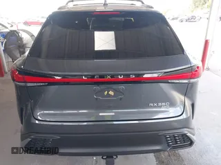 2024 Lexus RX 350 z VIN 2T2BAMCA8RC055389, wystawiony jako IAAI lot #42146492 z przebiegiem 18 002 mil mil oraz . Historia ofert i sprzedaży dostępna na DreamBid. Obrazek 16.