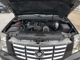 2011 Cadillac Escalade ESV Premium z VIN 1GYS3JEF3BR316942, wystawiony jako Copart lot #79824854 z przebiegiem 145 214 mil mil oraz Czysty tytuł • Clean title. Historia ofert i sprzedaży dostępna na DreamBid. Obrazek 12.