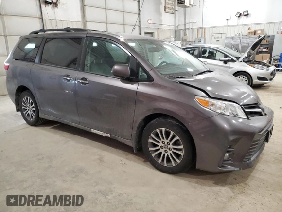 2020 Toyota Sienna XLE Auto Access Seat with VIN 5TDYZ3DC4LS039013, listed as a Copart auction lot 46858545 with 103,103 mi miles and Salvage Title. Bid and sale history available at carsss.com. Image 4.