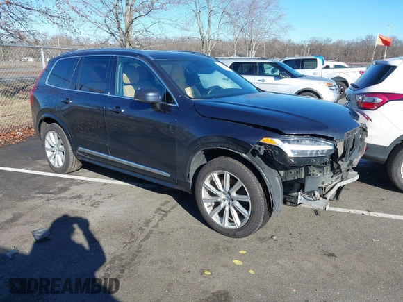 2017 Volvo XC90 Inscription with VIN YV4A22PL7H1142570, listed as a IAAI auction lot 41173079 with 165,647 mi miles. Bid and sale history available at carsss.com. Image 1.