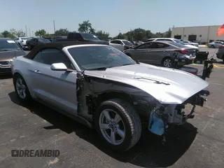 2016 Ford Mustang V6 z VIN 1FATP8EM6G5307016, wystawiony jako IAAI lot #41940022 z przebiegiem 88 196 mil mil oraz . Historia ofert i sprzedaży dostępna na DreamBid. Obrazek 1.