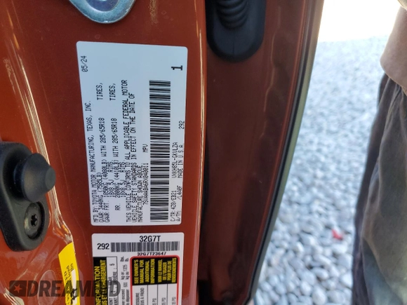 2024 Toyota Sequoia SR5 with VIN 7SVAAABA6RX040011, listed as a Copart auction lot 80765704 with 8,357 mi miles and Salvage Title. Bid and sale history available at carsss.com. Image 14.