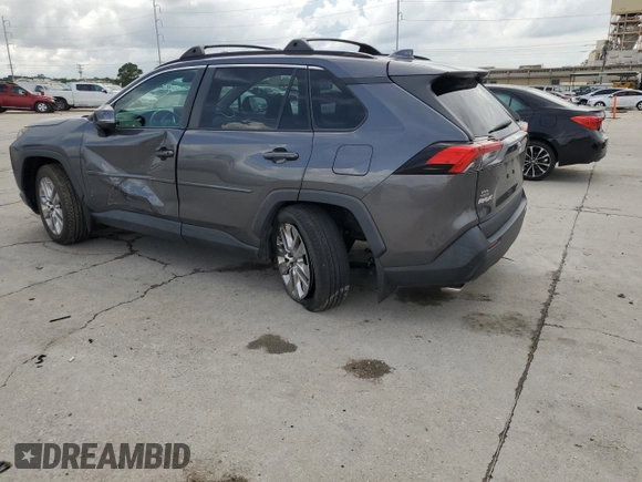 2021 Toyota RAV4 XLE Premium z VIN 2T3C1RFV2MC169635, wystawiony jako Copart lot #60987995 z przebiegiem Nie podano mil oraz Szkoda całkowita • Salvage title. Historia ofert i sprzedaży dostępna na DreamBid. Obrazek 2.