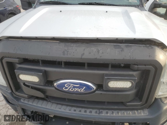 2011 Ford F-250 XL z VIN 1FDBF2A67BEC47393, wystawiony jako Copart lot #55200095 z przebiegiem 65 588 mil mil oraz Szkoda całkowita • Salvage title. Historia ofert i sprzedaży dostępna na DreamBid. Obrazek 11.