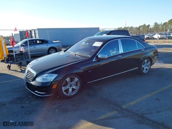 2012 Mercedes-Benz S-Class S 550 with VIN WDDNG7DB9CA461272, listed as a IAAI auction lot 41376537 with 77,138 mi miles. Bid and sale history available at carsss.com. Image 17.