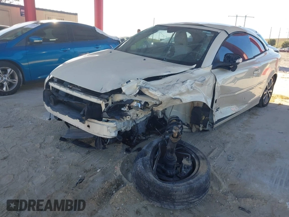 2010 Volvo C70 with VIN YV1672MC0AJ090939, listed as a IAAI auction lot 40903923 with 107,070 mi miles. Bid and sale history available at carsss.com. Image 6.