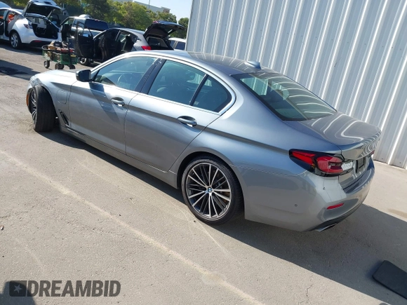 2021 BMW 5 Series 530e with VIN WBA13AG08MCG67152, listed as a IAAI auction lot 42619409 with 42,705 mi miles and . Bid and sale history available at DreamBid. Image 3.