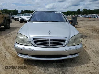 2002 Mercedes-Benz S 500 z VIN WDBNG75JX2A237991, wystawiony jako Copart lot #58341265 z przebiegiem Nie podano mil oraz Szkoda całkowita • Salvage title. Historia ofert i sprzedaży dostępna na DreamBid. Obrazek 5.