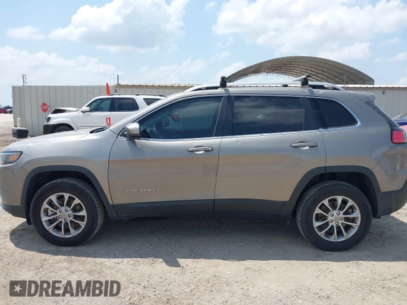 2019 Jeep Cherokee Altitude с VIN 1C4PJMLX3KD105008, выставлен на аукционе IAAI как лот 42474013 с пробегом 82 122 миль миль и . История ставок и продаж доступна на DreamBid. Изображение 14.