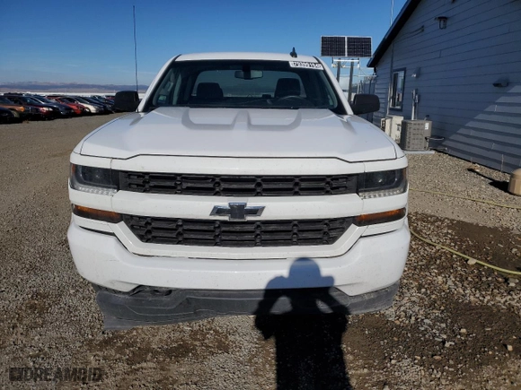 2019 Chevrolet Silverado 1500 LD Custom with VIN 2GCVKMEC4K1198017, listed as a Copart auction lot 79399194 with 136,589 mi miles and Clean Title. Bid and sale history available at carsss.com. Image 5.