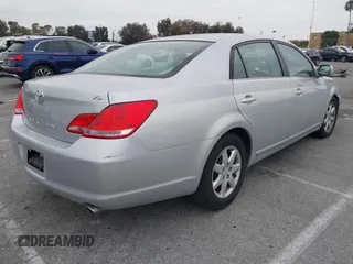2005 Toyota Avalon XL with VIN 4T1BK36B25U036071, listed as a IAAI auction lot 42100456 with 185,898 mi miles and . Bid and sale history available at carsss.com. Image 4.