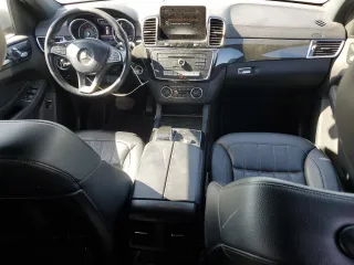 2017 Mercedes-Benz GLS 450 z VIN 4JGDF6EE8HA855120, wystawiony jako Copart lot #61001475 z przebiegiem 98 703 mil mil oraz Szkoda całkowita • Salvage title. Historia ofert i sprzedaży dostępna na DreamBid. Obrazek 8.