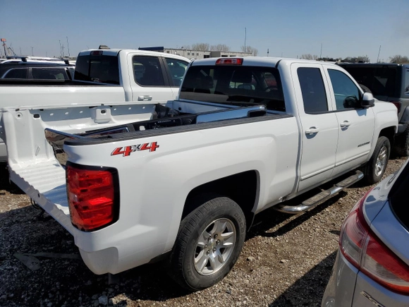2018 Chevrolet Silverado 1500 LT with VIN 1GCVKREC5JZ161996, listed as a Copart auction lot 43926985 with 155,580 mi miles and Salvage Title. Bid and sale history available at carsss.com. Image 3.