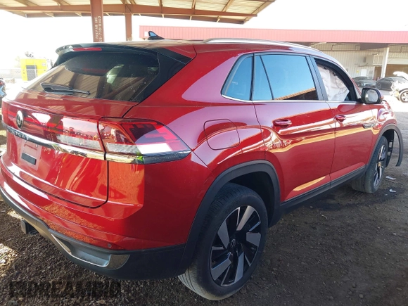 2024 Volkswagen Atlas SE z VIN 1V2WE2CA6RC223536, wystawiony jako IAAI lot #41259977 z przebiegiem 12 998 mil mil oraz . Historia ofert i sprzedaży dostępna na DreamBid. Obrazek 4.