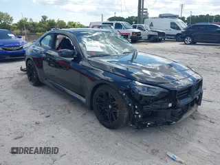 2024 BMW M2 z VIN 3MF13DM0XR8D99996, wystawiony jako IAAI lot #42042486 z przebiegiem 8120 mil mil oraz . Historia ofert i sprzedaży dostępna na DreamBid. Obrazek 1.