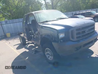 2002 Ford F-250 XL z VIN 1FTNX21L02EC93801, wystawiony jako IAAI lot #42312747 z przebiegiem Nie podano mil oraz . Historia ofert i sprzedaży dostępna na DreamBid. Obrazek 1.
