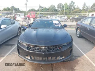 2020 Chevrolet Camaro 1LT z VIN 1G1FB1RS6L0103886, wystawiony jako IAAI lot #42402884 z przebiegiem 61 304 mil mil oraz . Historia ofert i sprzedaży dostępna na DreamBid. Obrazek 12.