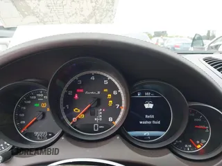 2016 Porsche Cayenne Turbo z VIN WP1AC2A20GLA85193, wystawiony jako IAAI lot #42170440 z przebiegiem 95 999 mil mil oraz . Historia ofert i sprzedaży dostępna na DreamBid. Obrazek 7.