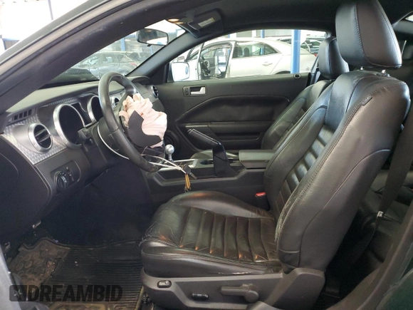 2008 Ford Mustang GT Deluxe с VIN 1ZVHT82H885185020, выставлен на аукционе Copart как лот 56802775 с пробегом 172 574 миль миль и Списание • Salvage title. История ставок и продаж доступна на DreamBid. Изображение 7.
