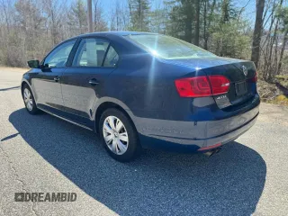 2012 Volkswagen Jetta SE z VIN 3VWDP7AJ8CM46, wystawiony jako Copart lot #55693265 z przebiegiem 116 552 mil mil oraz Czysty tytuł • Clean title. Historia ofert i sprzedaży dostępna na DreamBid. Obrazek 3.
