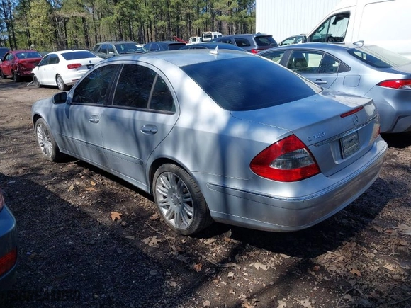 2007 Mercedes-Benz E-Class 3.0L with VIN WDBUF22X07B095257, listed as a IAAI auction lot 41893610 with 340,351 mi miles. Bid and sale history available at carsss.com. Image 3.