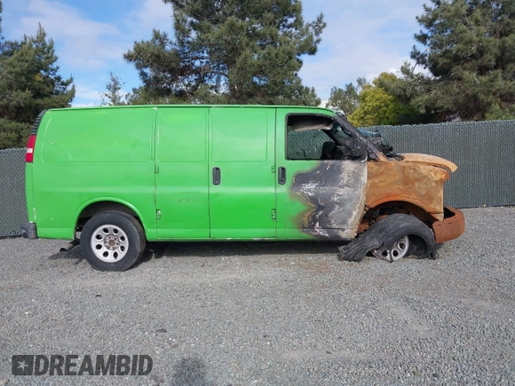 2009 Chevrolet Express Cargo z VIN 1GCFG15XX91110756, wystawiony jako IAAI lot #41556340 z przebiegiem Nie podano mil oraz . Historia ofert i sprzedaży dostępna na DreamBid. Obrazek 13.