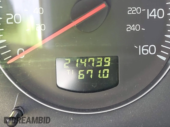 2002 Volvo V70 z VIN YV1SZ58D421080106, wystawiony jako IAAI lot #42338965 z przebiegiem 214 739 mil mil oraz . Historia ofert i sprzedaży dostępna na DreamBid. Obrazek 7.