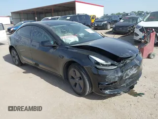 2023 Tesla Model 3 z VIN 5YJ3E1EA7PF465540, wystawiony jako IAAI lot #42261848 z przebiegiem 15 885 mil mil oraz . Historia ofert i sprzedaży dostępna na DreamBid. Obrazek 1.