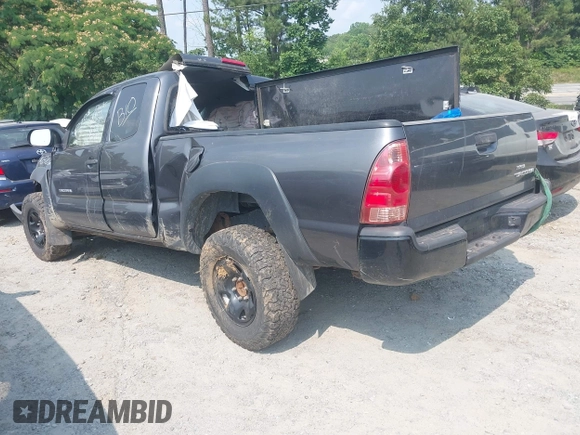 2013 Toyota Tacoma z VIN 5TFUX4EN2DX019669, wystawiony jako IAAI lot #42368685 z przebiegiem Nie podano mil oraz . Historia ofert i sprzedaży dostępna na DreamBid. Obrazek 3.
