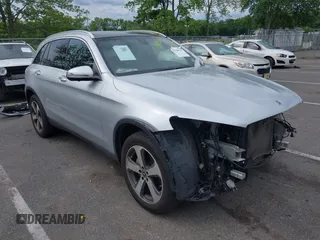2019 Mercedes-Benz GLC 300 z VIN WDC0G4KB7KF626348, wystawiony jako IAAI lot #42356795 z przebiegiem 56 610 mil mil oraz . Historia ofert i sprzedaży dostępna na DreamBid. Obrazek 17.