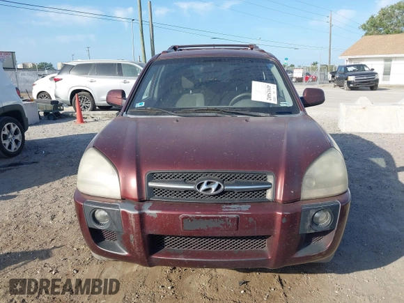 2008 Hyundai Tucson SE with VIN KM8JN12D28U913130, listed as a IAAI auction lot 41915402 with 208,907 mi miles. Bid and sale history available at carsss.com. Image 13.