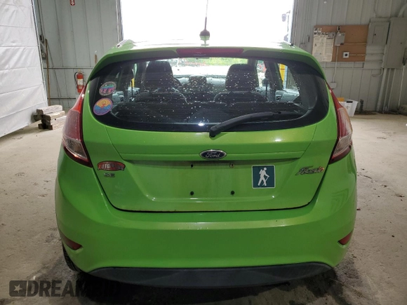 2015 Ford Fiesta SE z VIN 3FADP4EJ2FM215834, wystawiony jako Copart lot #58052045 z przebiegiem 99 842 mil mil oraz Czysty tytuł • Clean title. Historia ofert i sprzedaży dostępna na DreamBid. Obrazek 6.
