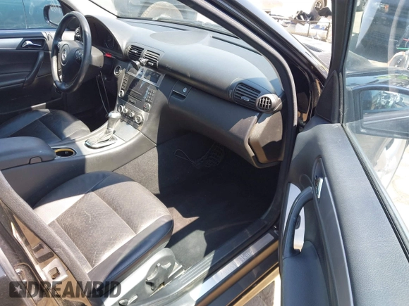 2005 Mercedes-Benz C 230 Kompressor с VIN WDBRF40J25F559798, выставлен на аукционе IAAI как лот 42773041 с пробегом 79 551 миль миль и . История ставок и продаж доступна на DreamBid. Изображение 5.