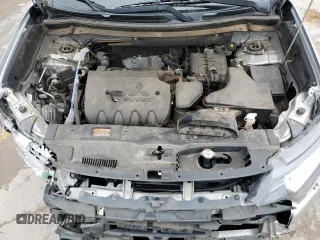 2018 Mitsubishi Outlander ES z VIN JA4AD2A37JJ004887, wystawiony jako Copart lot #51245625 z przebiegiem 114 654 mil mil oraz Szkoda całkowita • Salvage title. Historia ofert i sprzedaży dostępna na DreamBid. Obrazek 13.