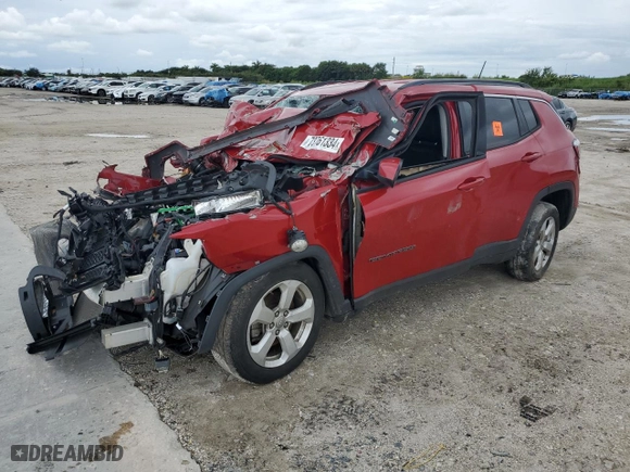 2018 Jeep Compass Latitude with VIN 3C4NJCBB4JT194684, listed as a Copart auction lot 73761334 with 0 mi miles and Salvage Title. Bid and sale history available at carsss.com. Image 1.