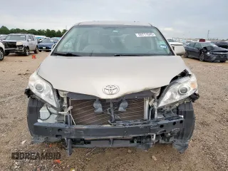 2016 Toyota Sienna LE AAS z VIN 5TDKK3DC4GS708297, wystawiony jako Copart lot #60711545 z przebiegiem 106 393 mil mil oraz Szkoda całkowita • Salvage title. Historia ofert i sprzedaży dostępna na DreamBid. Obrazek 5.