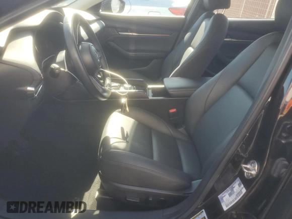 2025 Mazda 3 S Preferred z VIN 3MZBPACMXSM457114, wystawiony jako Copart lot #61690405 z przebiegiem 13 080 mil mil oraz Czysty tytuł • Clean title. Historia ofert i sprzedaży dostępna na DreamBid. Obrazek 7.