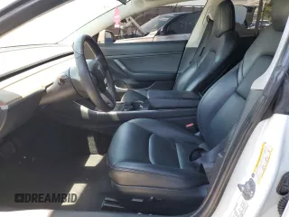 2020 Tesla Model 3 Standard Range Plus z VIN 5YJ3E1EA3LF632566, wystawiony jako Copart lot #56416625 z przebiegiem Nie podano mil oraz Nie do naprawy • Non repairable. Historia ofert i sprzedaży dostępna na DreamBid. Obrazek 7.