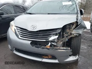 2012 Toyota Sienna XLE with VIN 5TDDK3DC9CS037616, listed as a IAAI auction lot 41435361 with 250,043 mi miles. Bid and sale history available at carsss.com. Image 17.