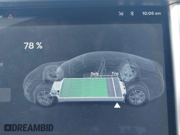 2013 Tesla Model S z VIN 5YJSA1DN6DFP03367, wystawiony jako IAAI lot #42565978 z przebiegiem 105 945 mil mil oraz . Historia ofert i sprzedaży dostępna na DreamBid. Obrazek 16.