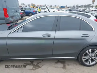 2019 Mercedes-Benz C 300 z VIN WDDWF8DB4KR463153, wystawiony jako IAAI lot #42168880 z przebiegiem 66 480 mil mil oraz . Historia ofert i sprzedaży dostępna na DreamBid. Obrazek 15.