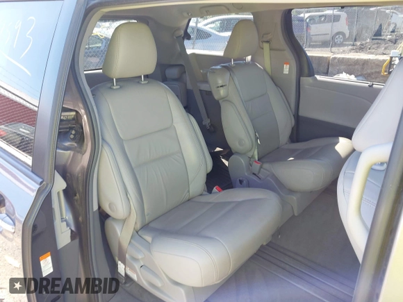 2018 Toyota Sienna XLE Auto Access Seat with VIN 5TDYZ3DC9JS921680, listed as a IAAI auction lot 42271593 with 141,417 mi miles and . Bid and sale history available at DreamBid. Image 8.