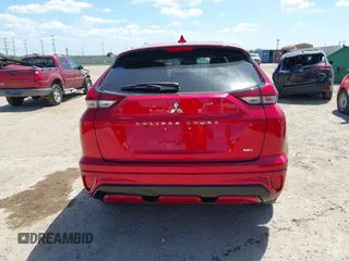 2024 Mitsubishi Eclipse Cross SE z VIN JA4ATWAA4RZ008031, wystawiony jako IAAI lot #42791982 z przebiegiem 21 788 mil mil oraz . Historia ofert i sprzedaży dostępna na DreamBid. Obrazek 17.